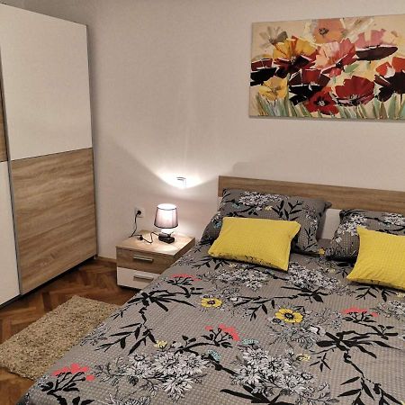 Appartement Eugenia à Pula Extérieur photo