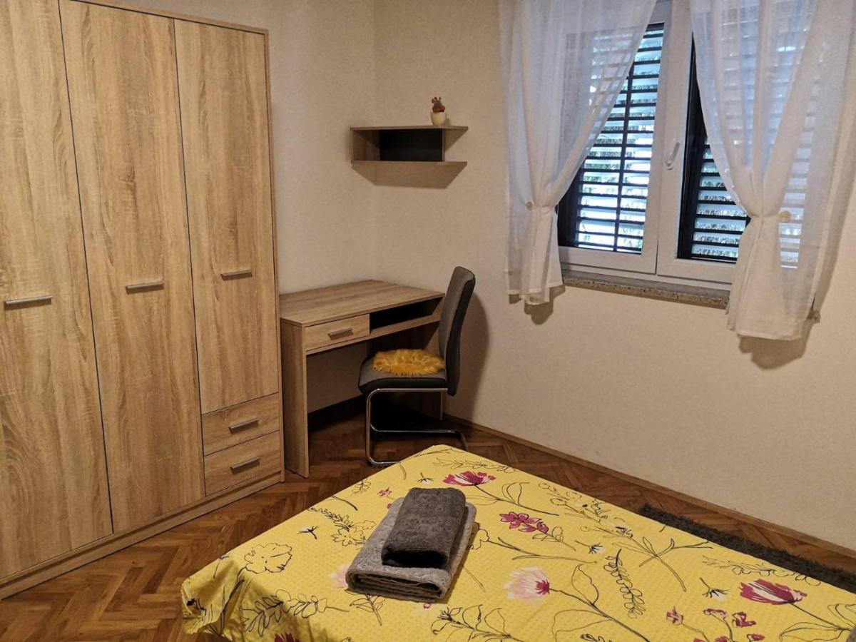 Appartement Eugenia à Pula Extérieur photo