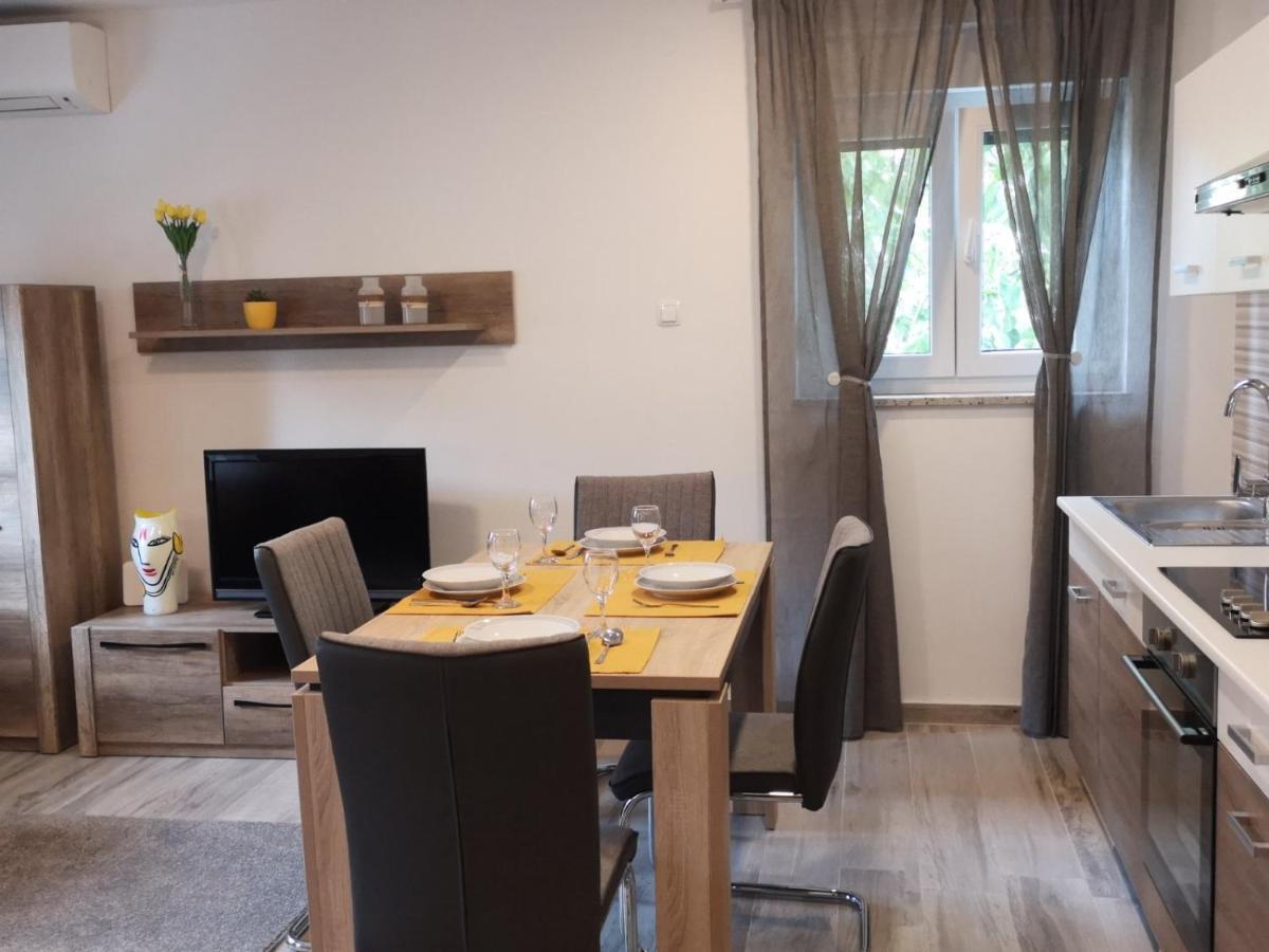 Appartement Eugenia à Pula Extérieur photo